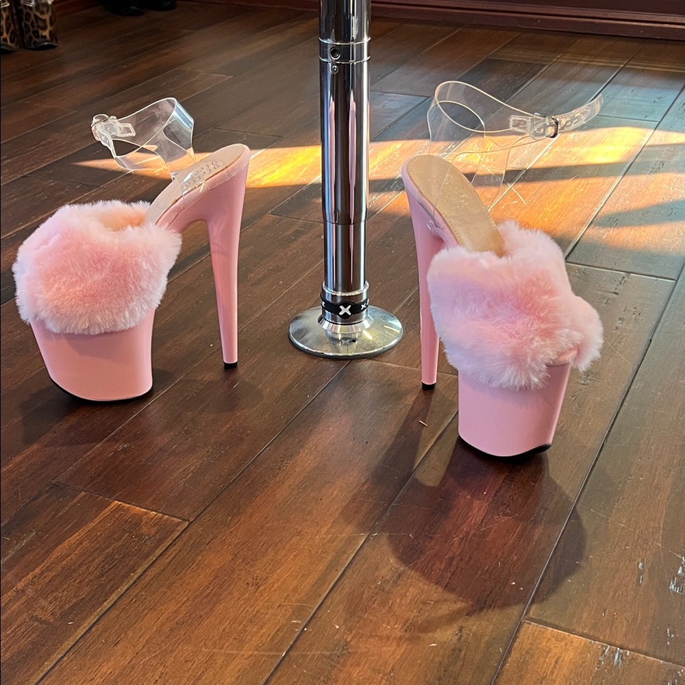 NEW Hella Heels 8 inch Pink Platform Heels with Faux Fur size US 8/EU 39